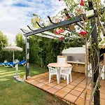 דירה Pine Tree Seaside 500m To *