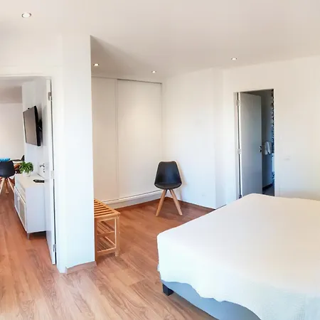Apartman Pine Tree Seaside 500m To