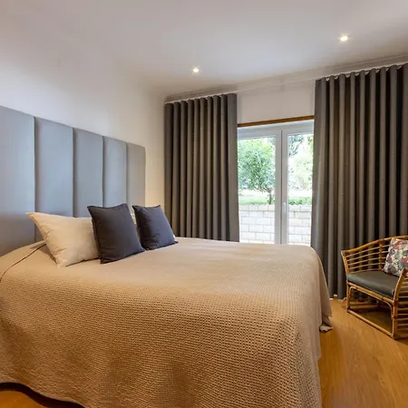 Pine Tree Seaside 500m To Apartman *