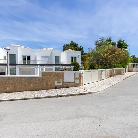 Apartman Pine Tree Seaside 500m To
