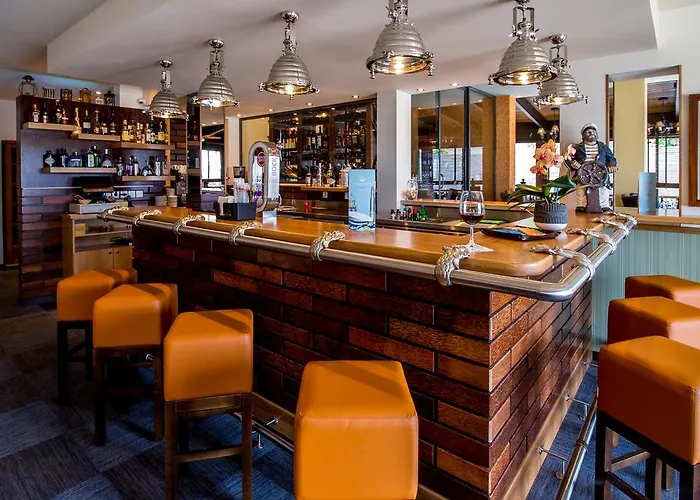 Pine Tree Seaside Apartments 500M To Beach Appartement *