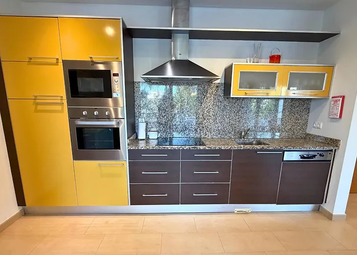 Pine Tree Seaside Apartments 500M To Beach Appartement Albufeira