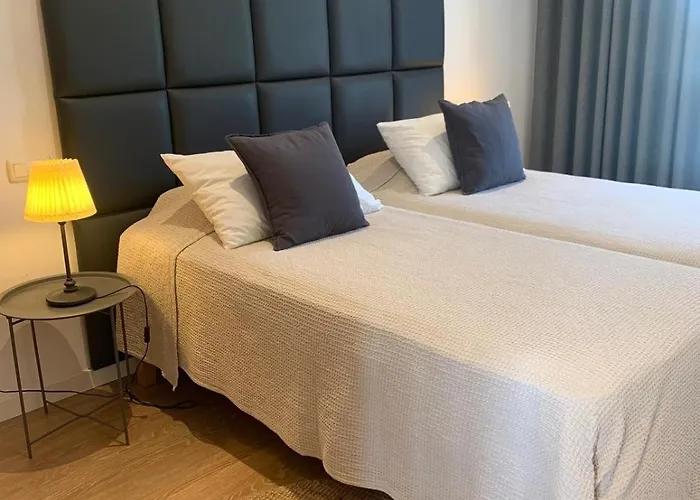 Pine Tree Seaside Apartments 500M To Beach Appartement