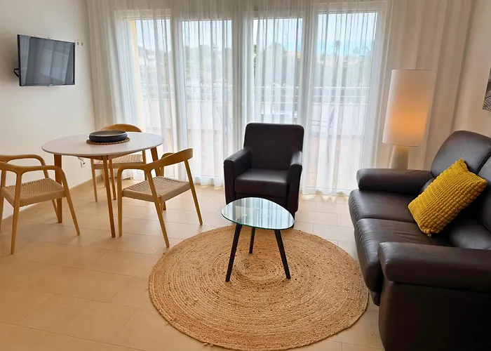 Appartement Pine Tree Seaside Apartments 500M To Beach Albufeira