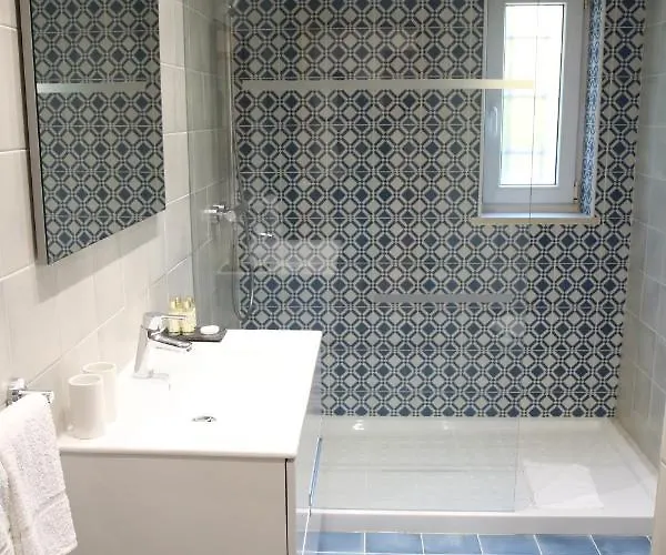 Pine Tree Seaside Apartments 500M To Beach Apartment Albufeira