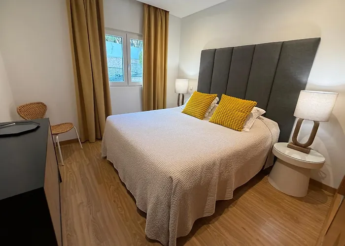 Pine Tree Seaside Apartments 500M To Beach *