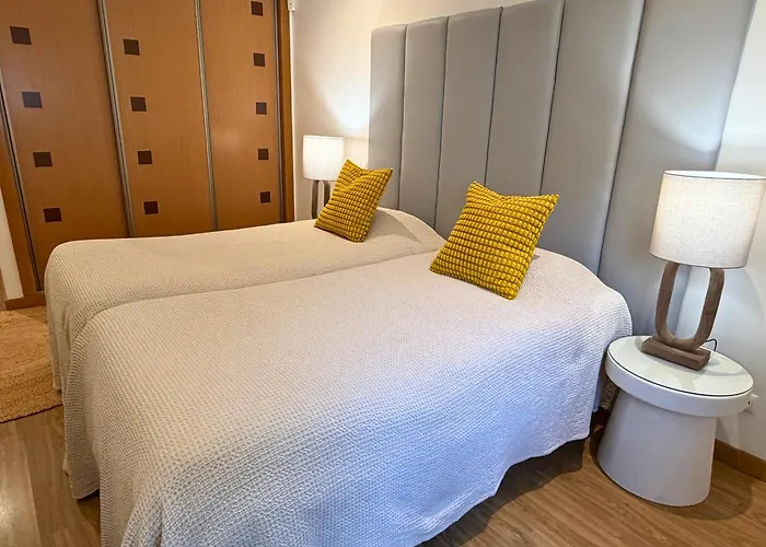 Pine Tree Seaside Apartments 500M To Beach Albufeira